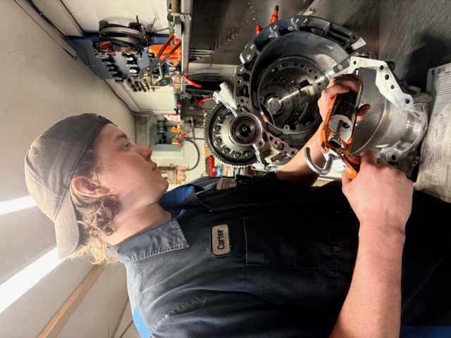 Advanced Transmission Centre can help with your vehicle differential issues.