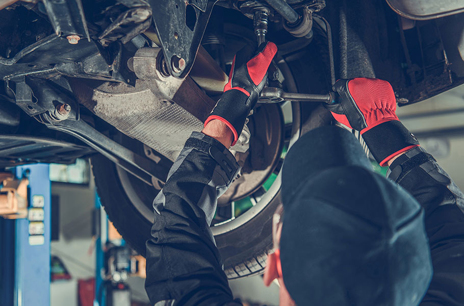 Advanced Automatic Transmission Centre in West Kelowna offers drivetrain repair services for your car, truck and SUV.